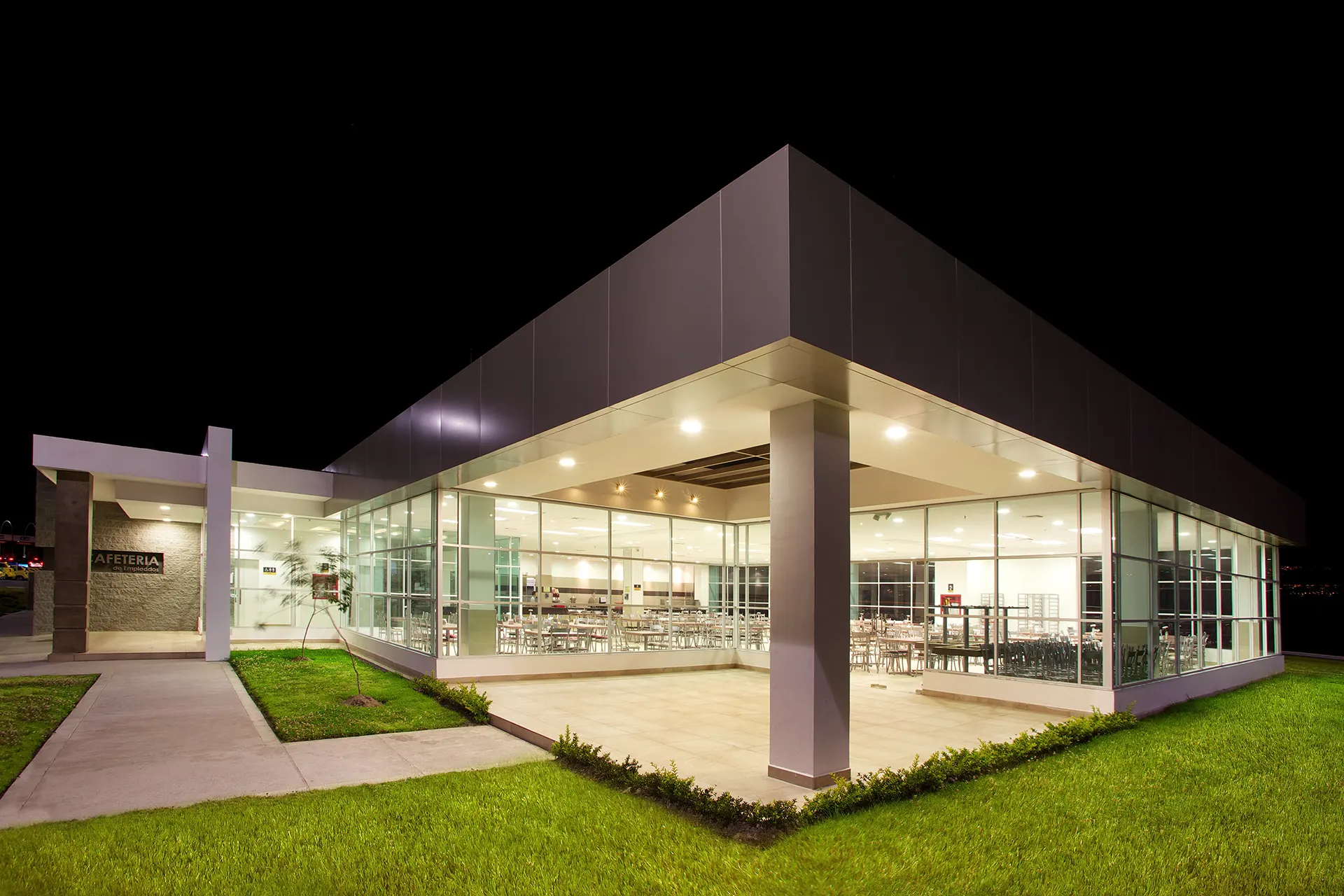 Cafetería Naiq | Diseño interior y remodelación de oficinas en Quito | CVD Arquitectura