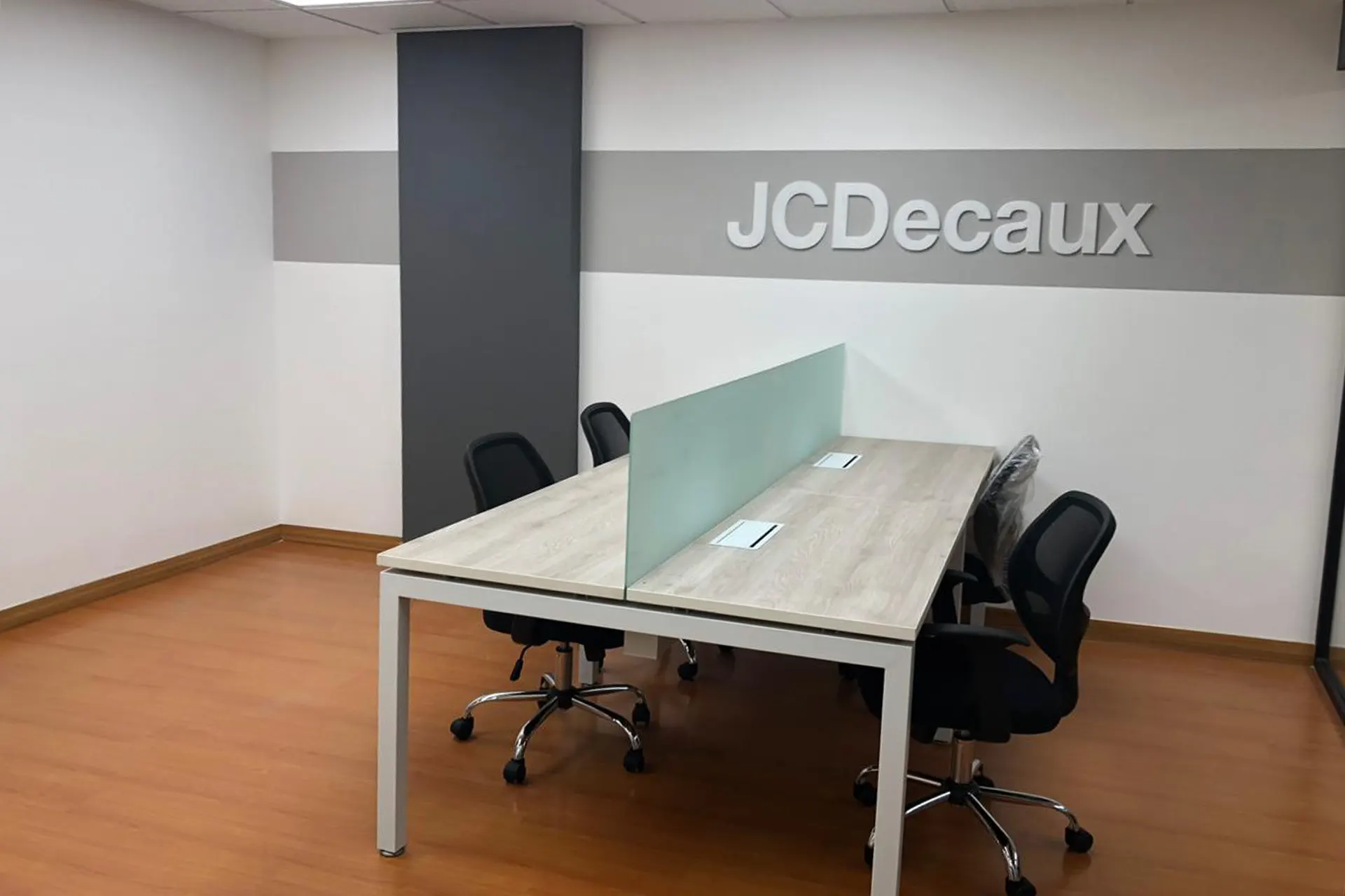 JC Decaux - Diseño interior y remodelación de oficinas en Quito | CVD Arquitectura