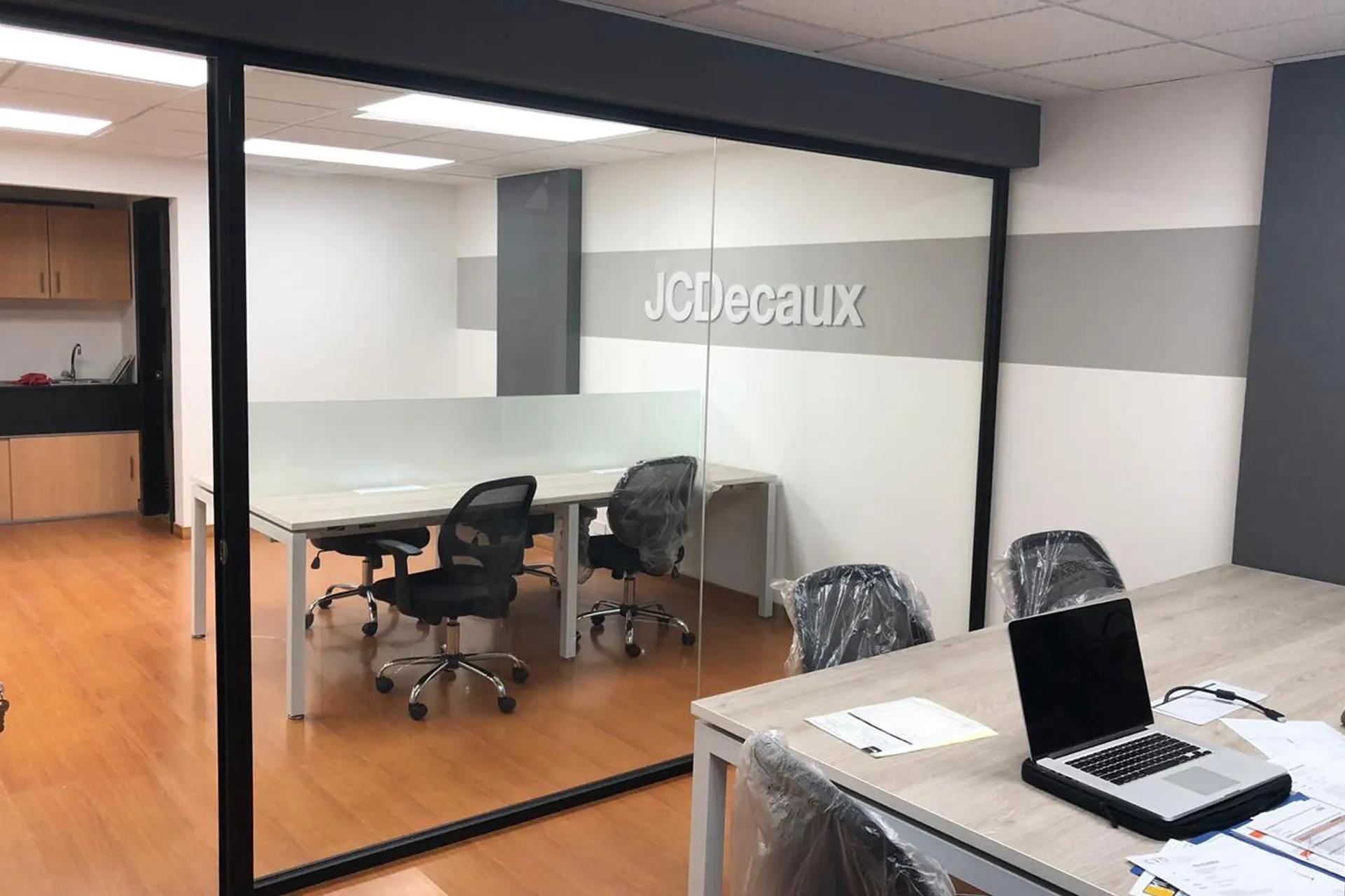 JC Decaux - Diseño interior y remodelación de oficinas en Quito | CVD Arquitectura