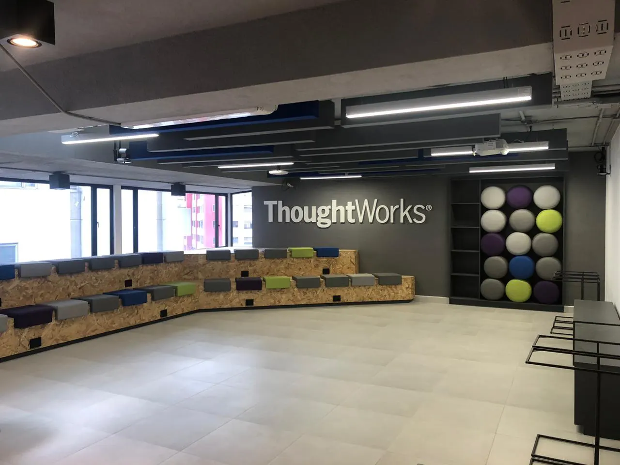 Thoughtworks - Diseño interior y remodelación de oficinas en Quito | CVD Arquitectura